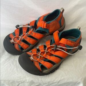 KEEN Men’s Orange Outdoor Hiking Sandals, Sz 7 (39)